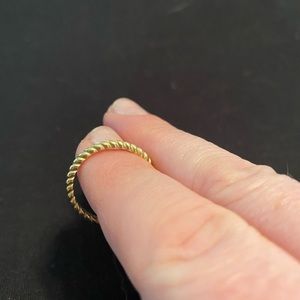 Small twisted wire ring